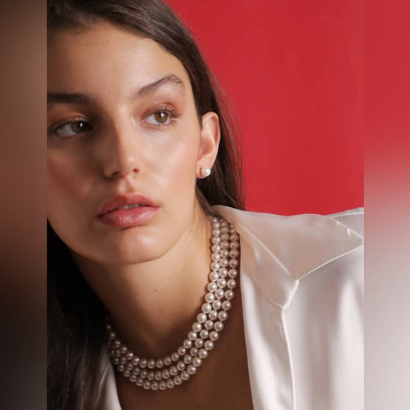 NWT LUXURY AUTHENTIC TIMELESS ELEGANT RARE Majorica Triple Strand Pearl Necklace - Picture 4 of 17